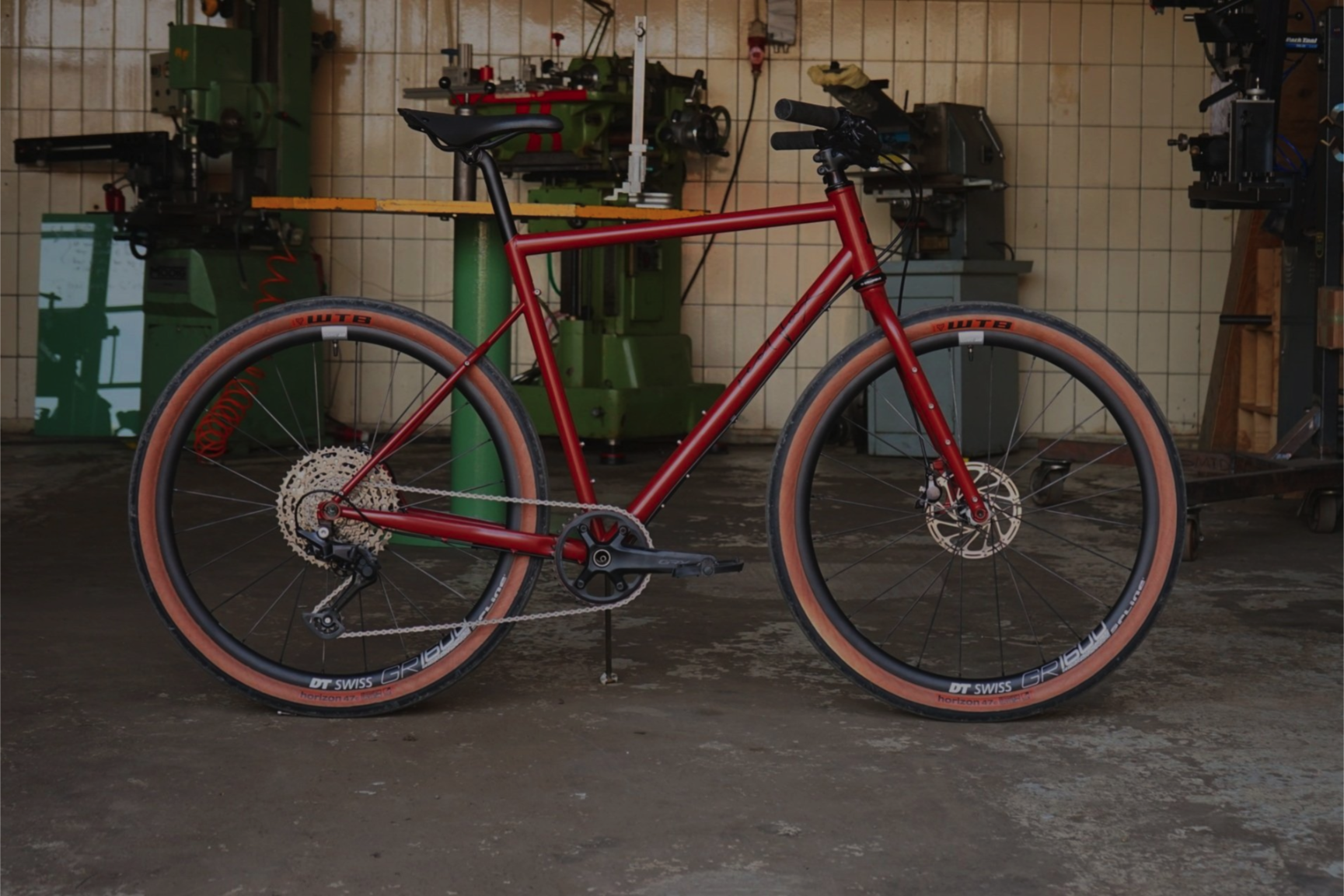 Esther's Custom 27.5 adventure tourer