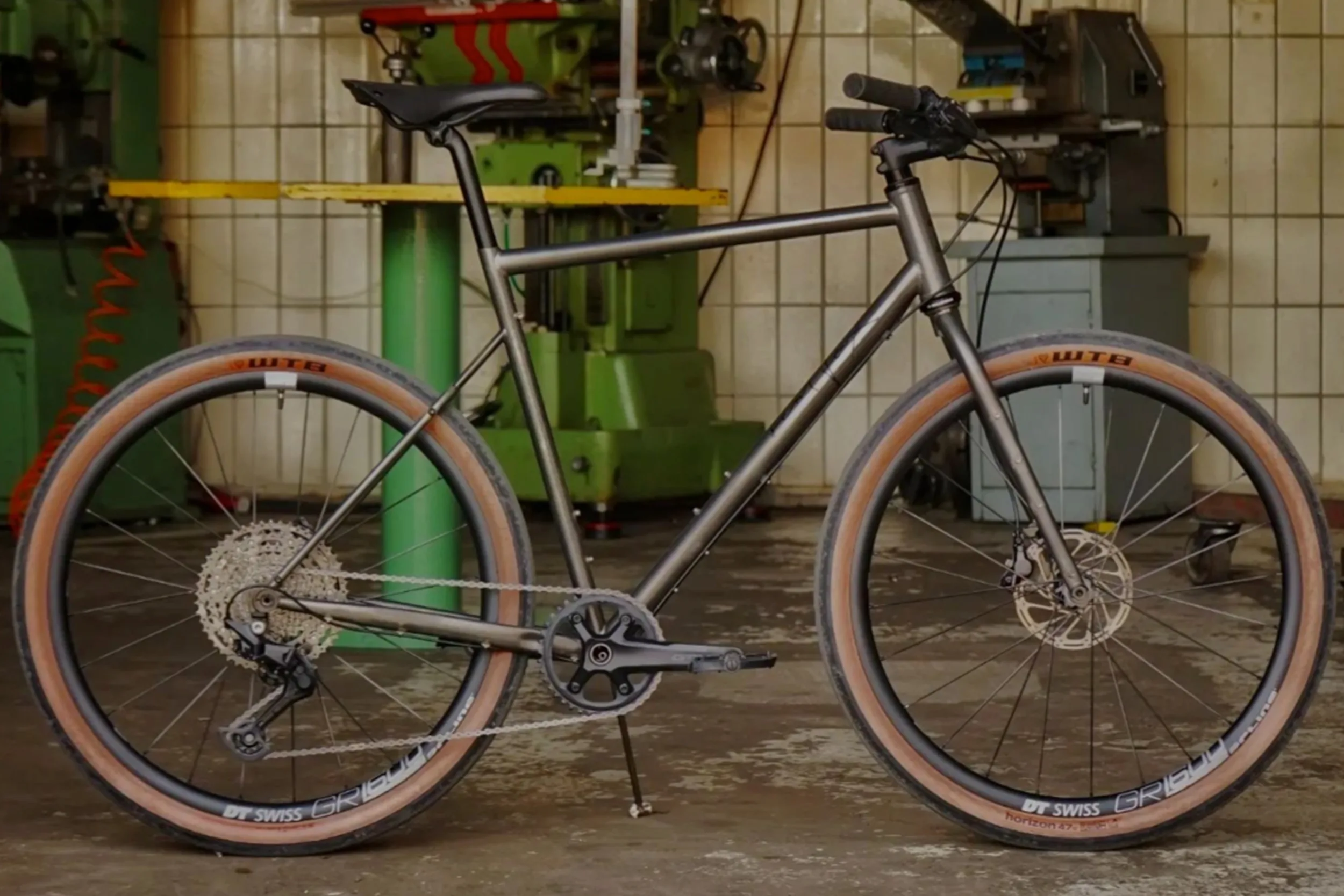 Ben's Custom 27.5 adventure tourer